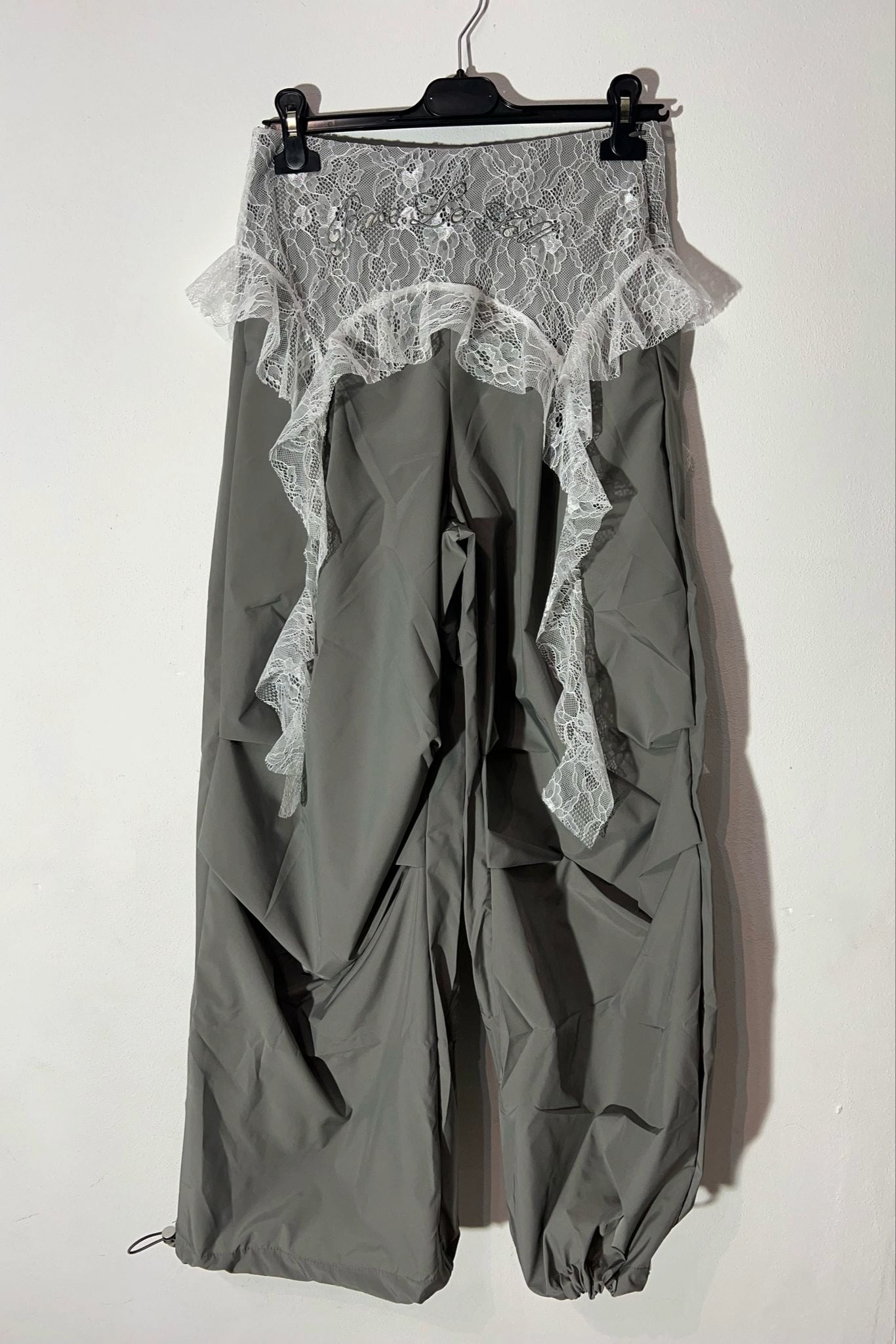 Pantaloni con pizzo
