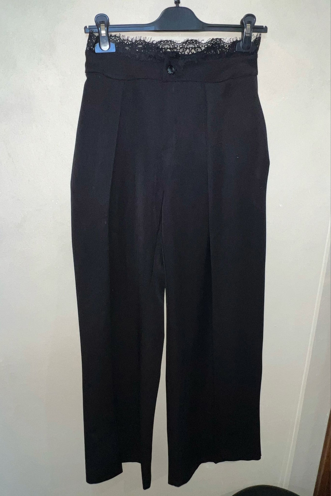 Pantaloni con pizzo