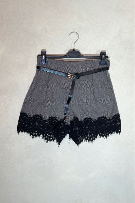 Shorts con pizzo