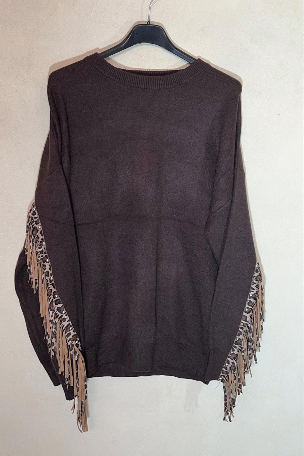 Maglione con frange leopardate